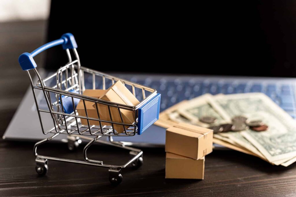 ショッピングカートとダンボール