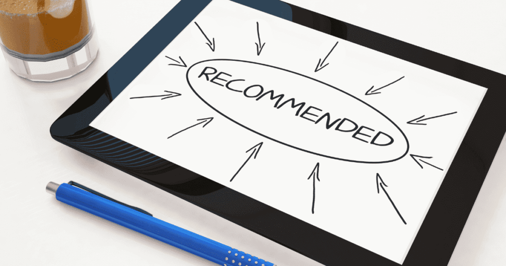 おすすめを意味する「RECOMMENDED」の文字が表示されたタブレット