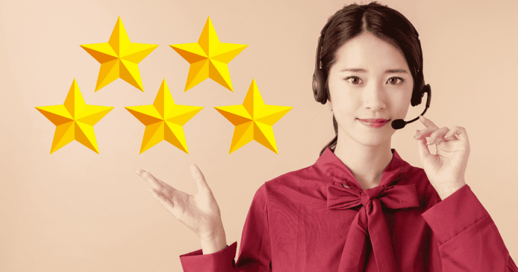 ヘッドセットを着けた女性と星の評価マーク