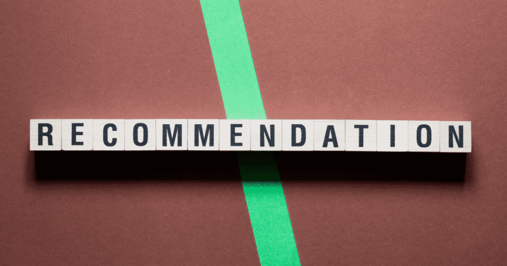 おすすめを意味する「RECOMMENDATION」の文字ブロック