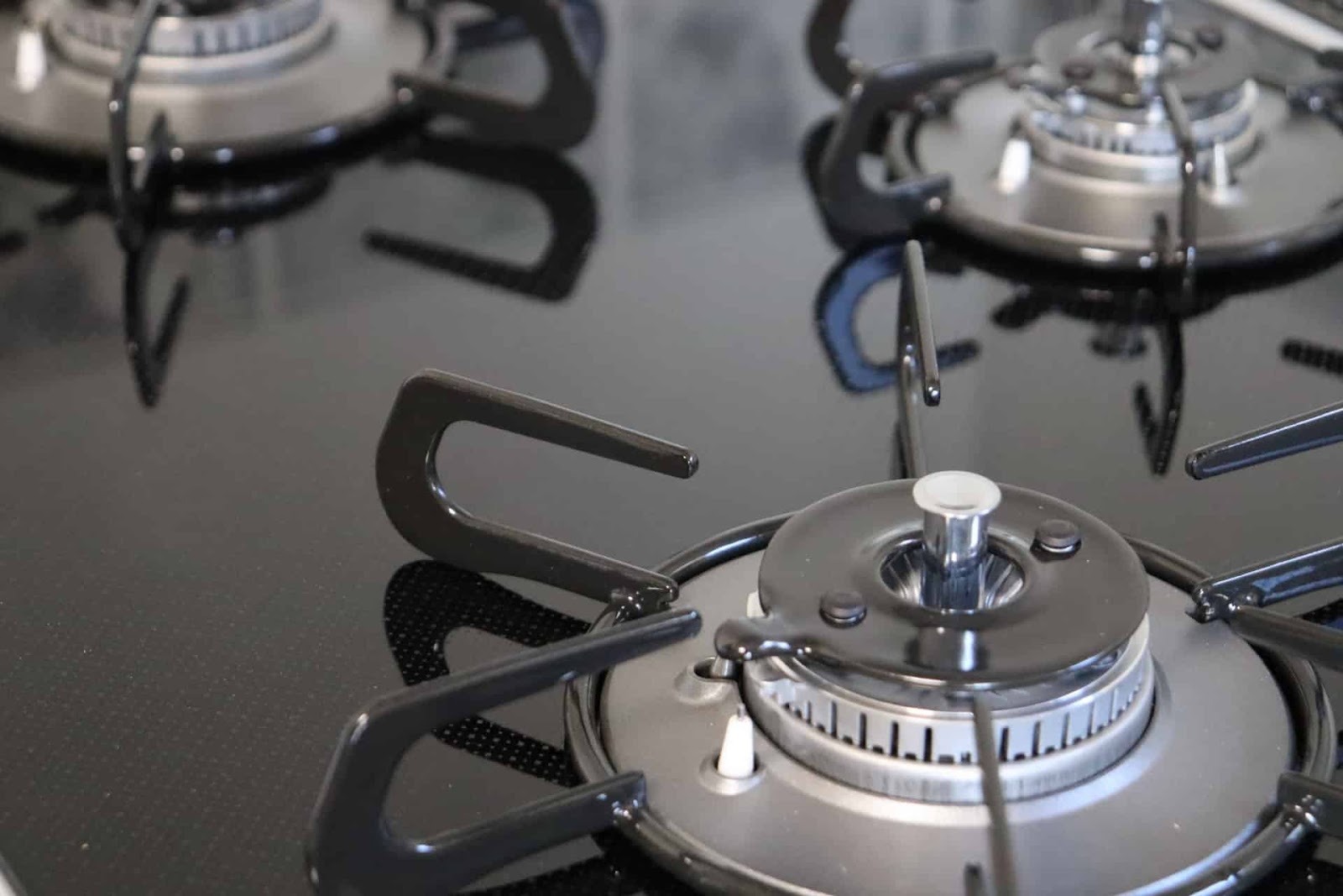 ガスコンロはどこで買うのが安い？購入先5選と安く買うコツ・注意点も解説