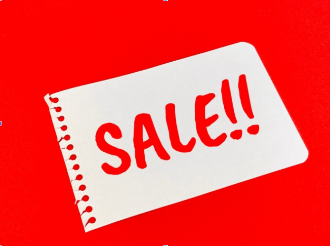 テレビが安くなる時期は？量販店のセールや中古テレビの活用法を紹介！